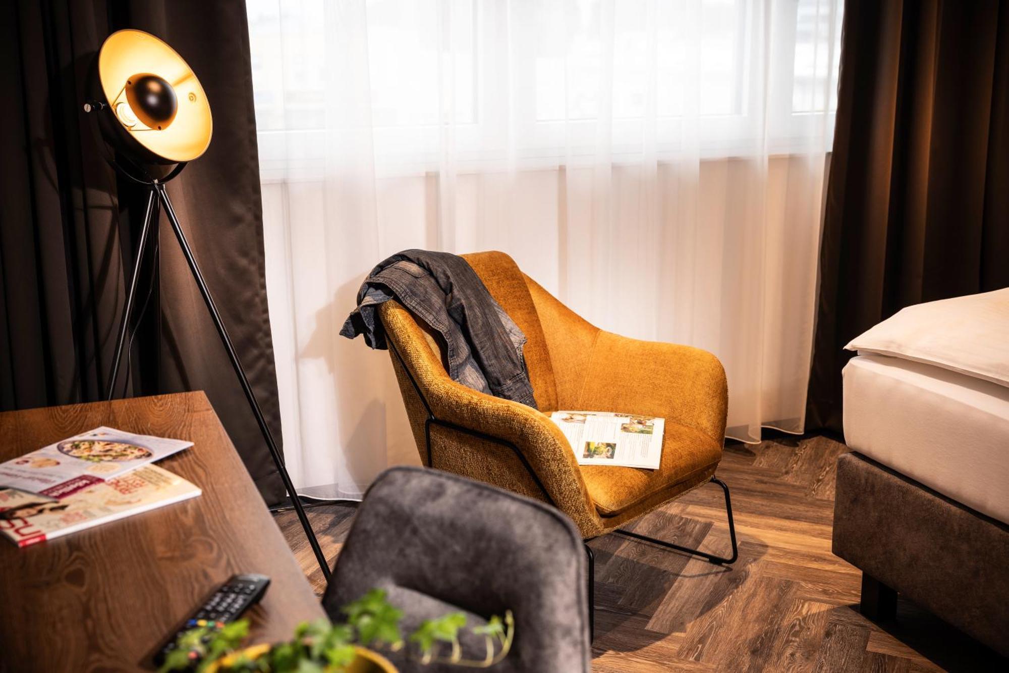 Zeit Und Raum Hotel - Self Check-In Eggelsberg Екстериор снимка