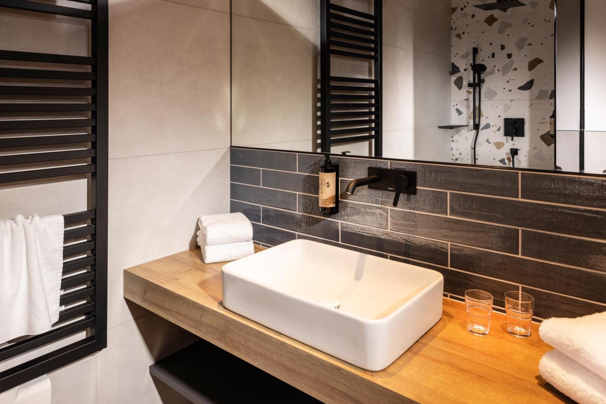 Zeit Und Raum Hotel - Self Check-In Eggelsberg Екстериор снимка