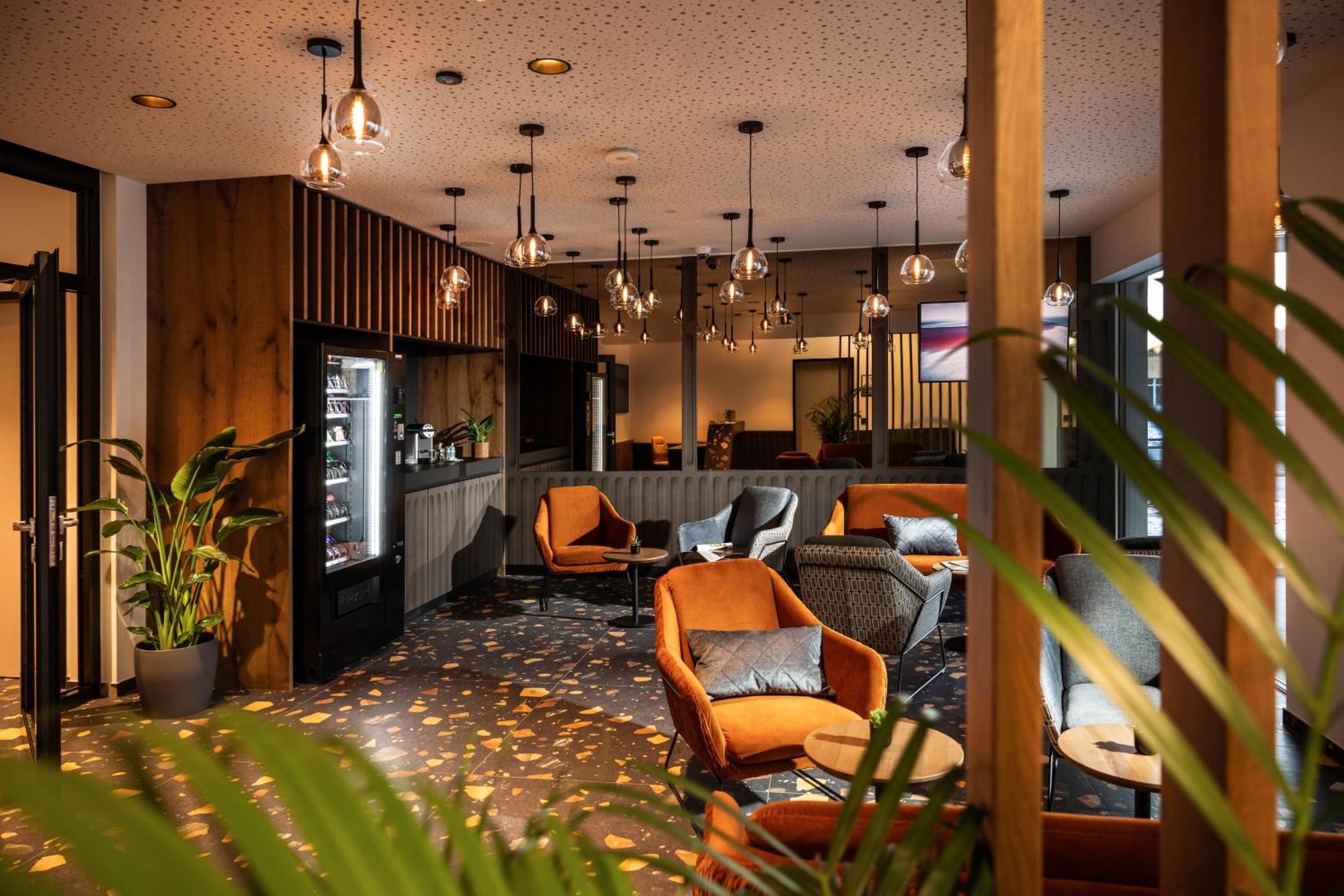 Zeit Und Raum Hotel - Self Check-In Eggelsberg Екстериор снимка